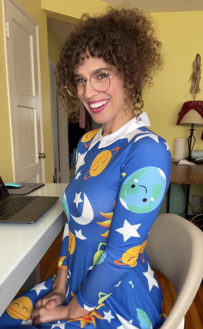 VibeWithMommy: Инструкция по - падчерица посещает отчима на день работы! Она узнает, что он в порно, и она становится очень дерзкой и требует, чтобы ее положили