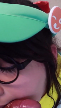 Mei suce une bite juteuse