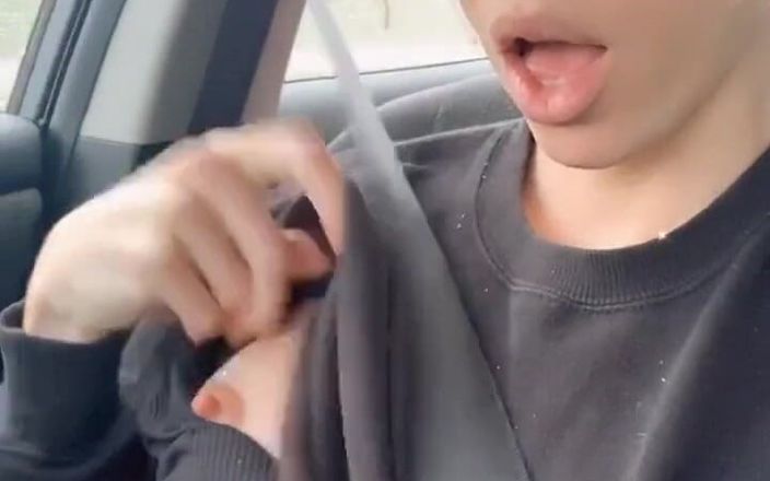 Tia Tizzianni Productions: Menurutmu pengemudi lain tahu itilku terkunci dan pantatku disumbat?