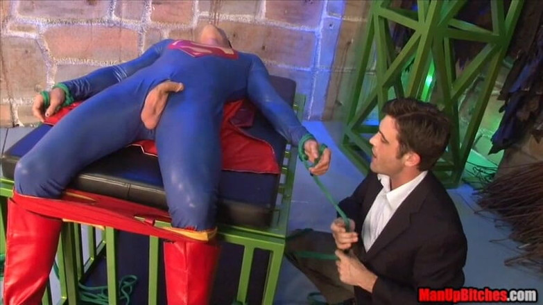 ManUpFilms: Captive Superman