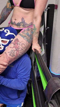 Muskelanbetung! Phoenix star gegen masked rider - mit mixed-wrestling,