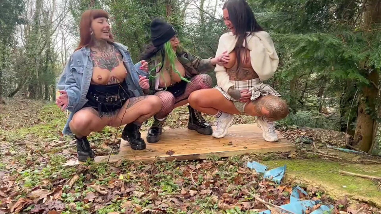 Yourfavecumslut: 3 Besties Desperate for a Pee Outdoors