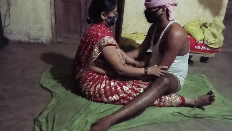Desi_bhabhi121: アジアのカップルロマンスフォープレイ
