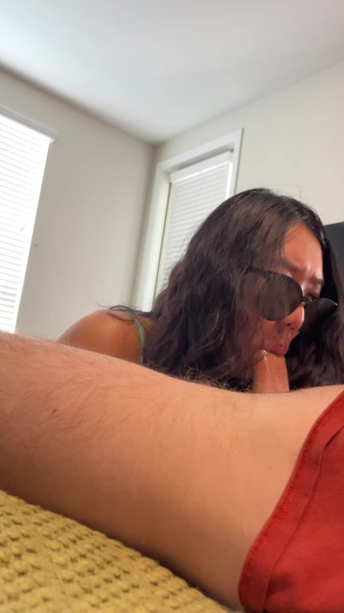 meimeiXXX: Nu știa că filmez - iubita asiatică ia o muie sexy cu...