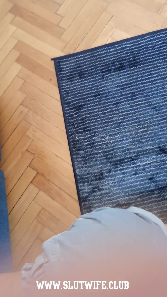 Slutwife Club: CFNM podrobení: Candie Cross klečí a hltá mého ptáka dychtivou...