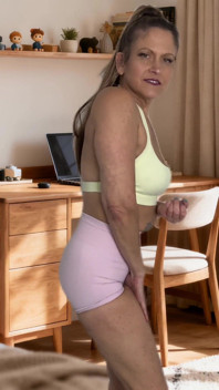 Arschloch Wichsanleitung Aus Deiner Sexy Muskelmami - 4K - Tabithaxxx