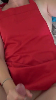热辣的家庭主妇被干并射在脚上