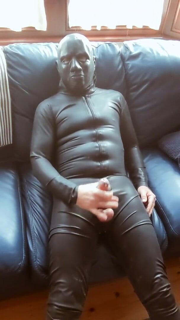 Bellhead: Plaisir en caoutchouc
