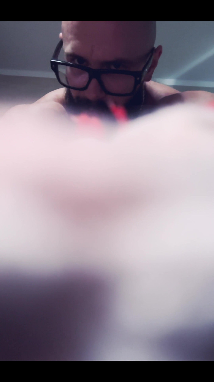 Mister Stone: Cởi giày của tôi