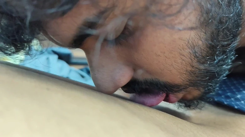 Vaishnavysharunraj: Indische sletvrouw hete nachtelijke neukpartij met man en poesje likken...