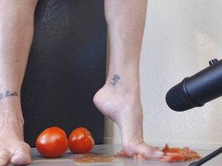 TLC 1992: Asmr cà chua smooshing chân trần