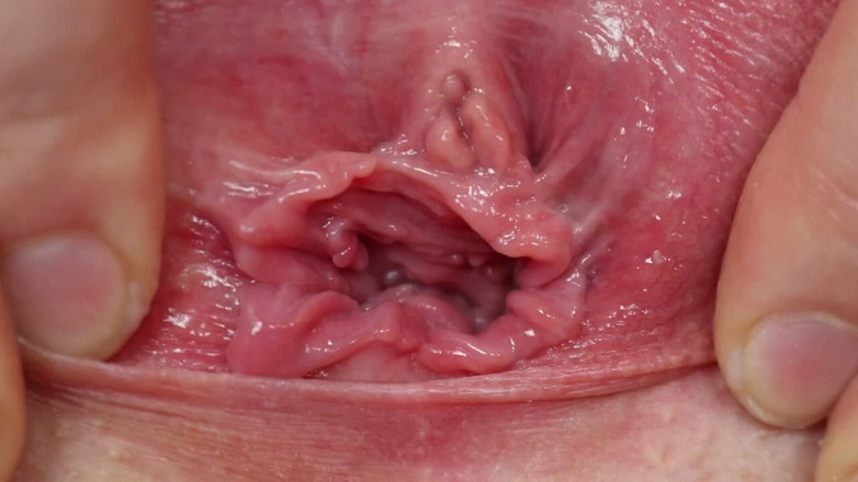Brooke Dillinger: V215 Closeup Pussy Spreading and Stretch