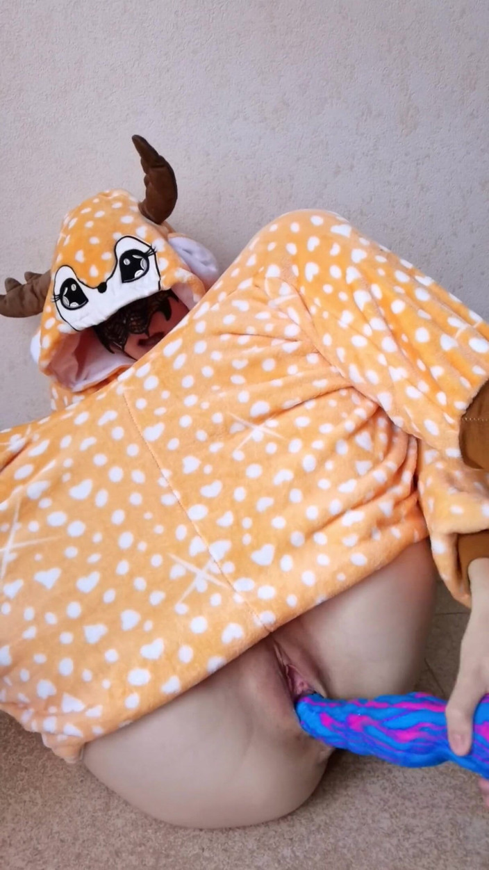 SweetWetElla: Geile schwuchz mit dickem arsch sehnt sich nach einem riesigen...