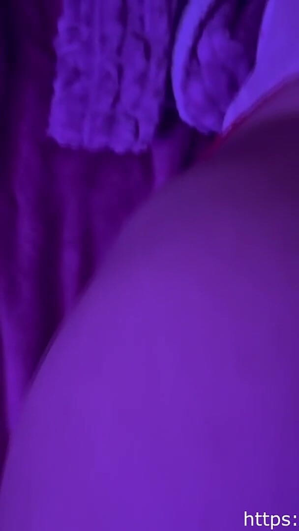 GamingCouple: Encore un gros creampie après avoir fait cocu mon mari !