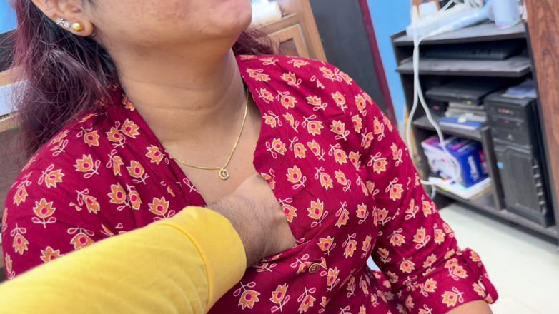 Vaigavarun45: Desi Couple
