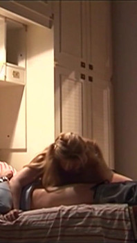 Me follé a una madura rubia grande y peluda: ella monta la polla como una joven puta cachonda
