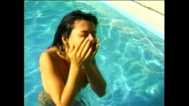 Dark Holes: このようなお尻は見たことがなかった:ウェイターは彼女を楽しませます