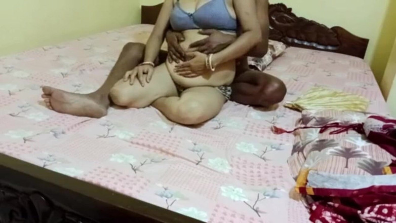 Sexyboudix: Desi Boudi Hotty