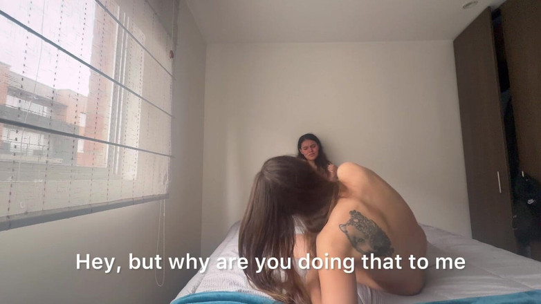 scarlettandc: パンティーと裸体で女性のお尻が戦う