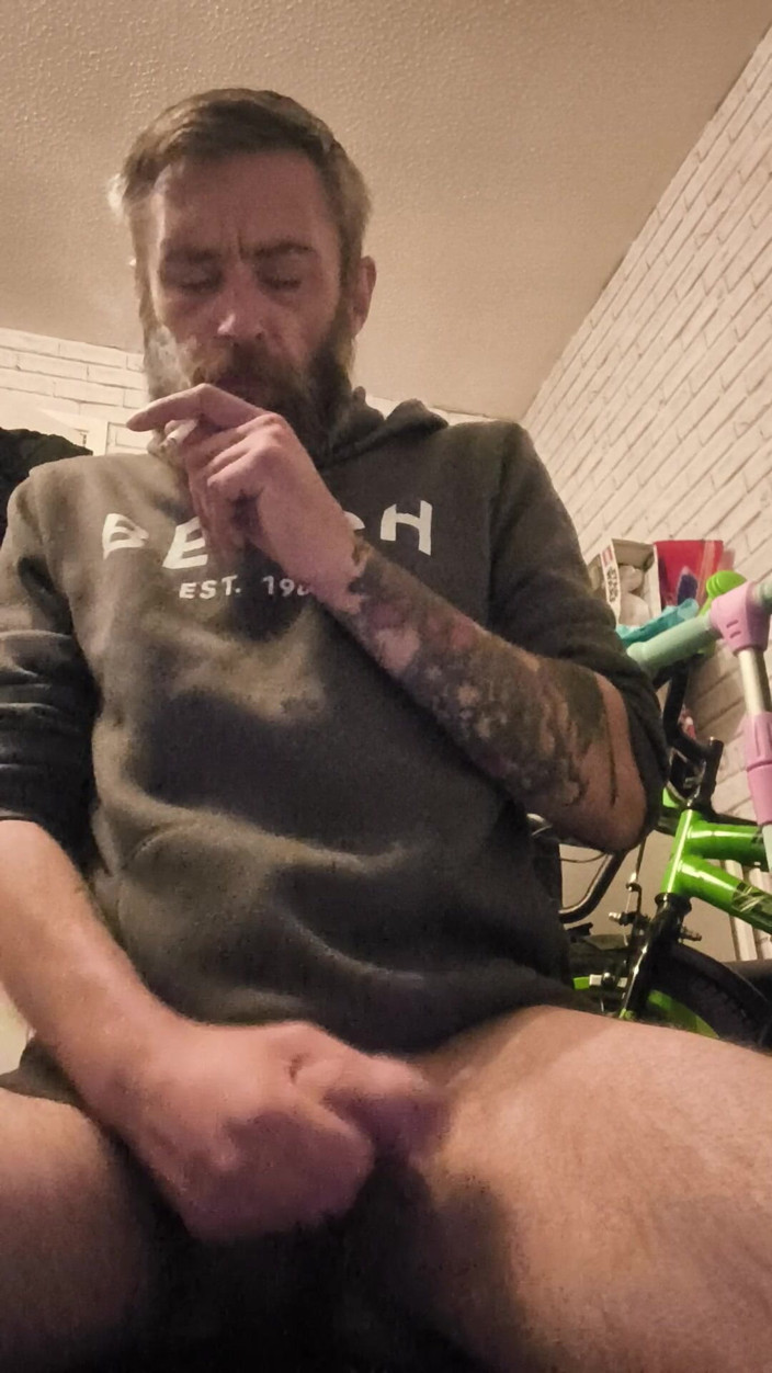 Smoking stoker: Masturbating My Big Hard Dick and Smoking