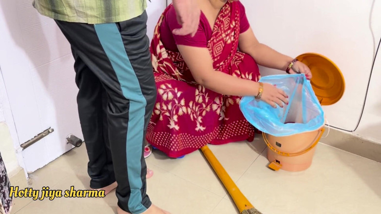 Hotty Jiya Sharmaa: The House Maid Was Abandoned by the Owner
