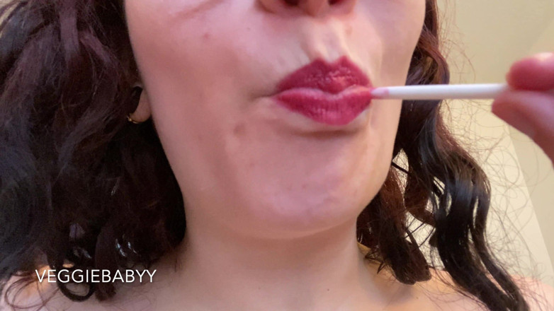 Veggiebabyy: 4K up-close Lollipop Oral Fixation
