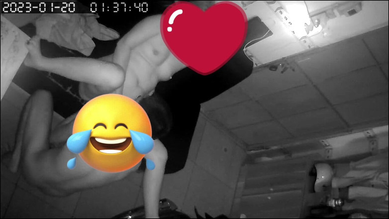 Publicphuongly: Pareja casada haciendo el amor en el sofá - momento íntimo capturado...