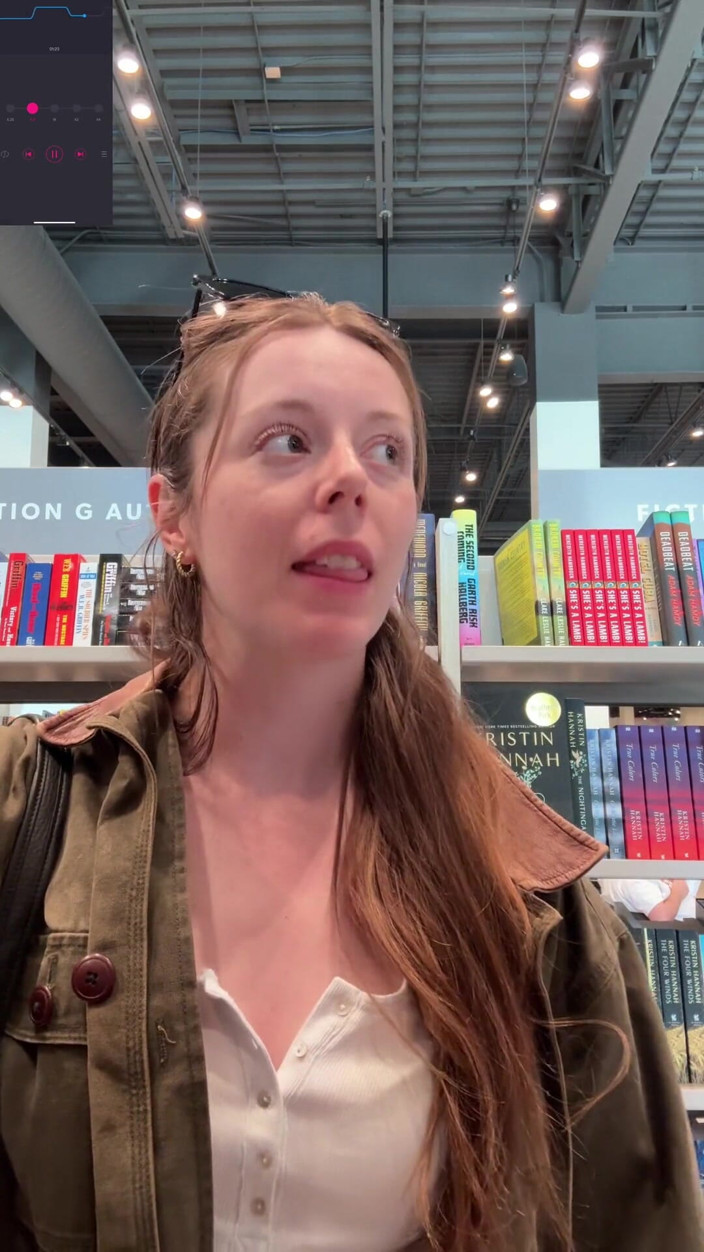 Nadia Foxx: Tentando não gozar na livraria enquanto caça smut