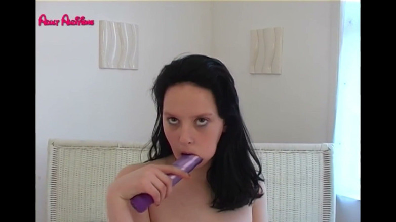 Adult-Auditions: Britská prsatá teenagerka Nadia