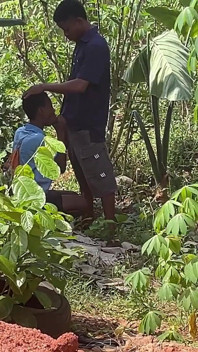 Hãy nhanh chóng để không ai bắt gặp chúng tôi (đằng sau hậu trường)