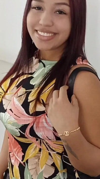 Ma demi-sœur sait comment mettre son cul dans mon pénis colombien aux États-Unis