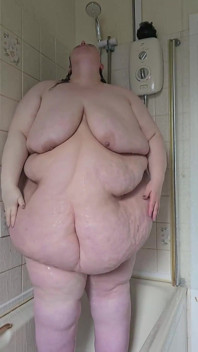 Sensual Shower of an SSBBW Goddess Part 1