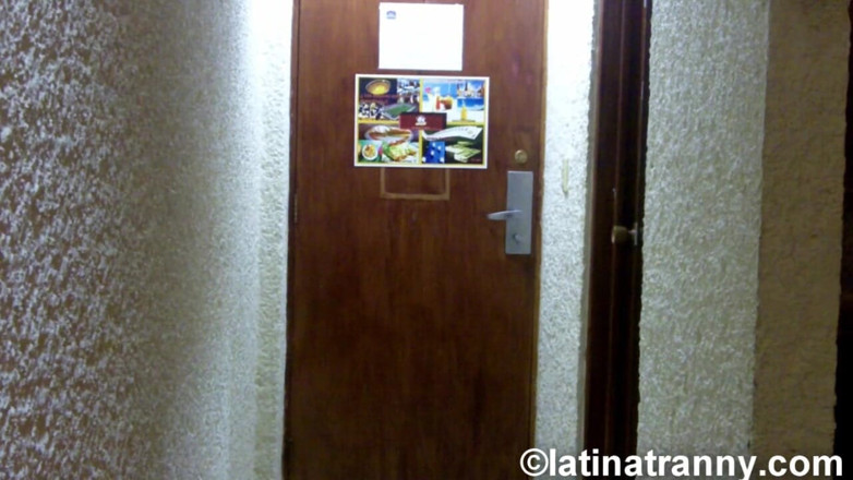 Nikki Montero: Nikki Montero jalang antarabangsa melancap dan pancut ke dalam mulut...