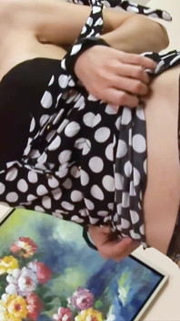 Sexy thajská Ladyboy Ice Horking s pěkným výstřikem
