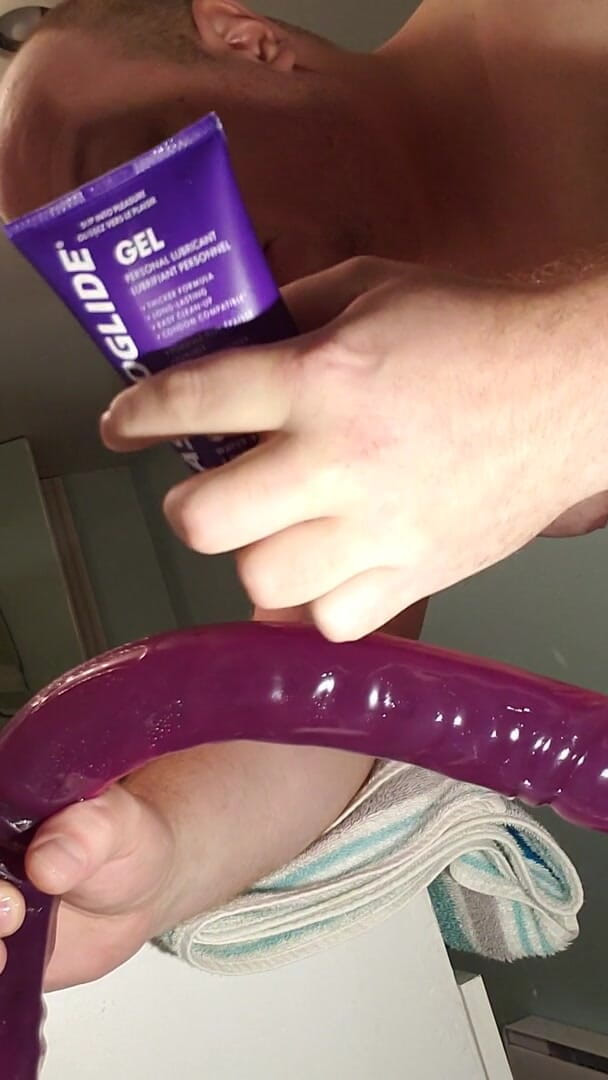 Charlieboy69: Gola profonda con un dildo