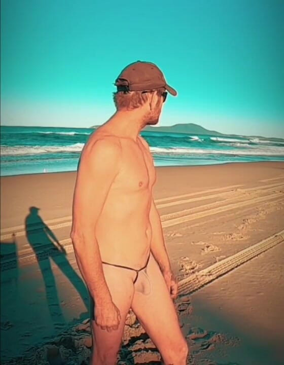 Madaussiehere: Trying on All My Swimsuits on the Beach