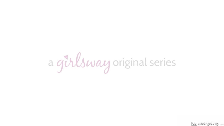 Web Young: Tinerele surori vitrege de pe web împărțite