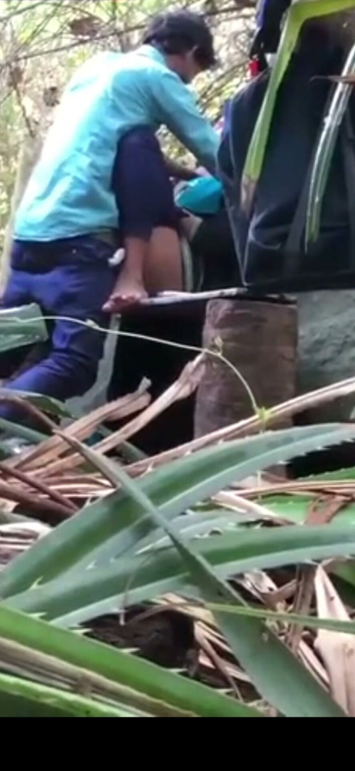 Couple Masti: Casais indianos fazem sexo na selva