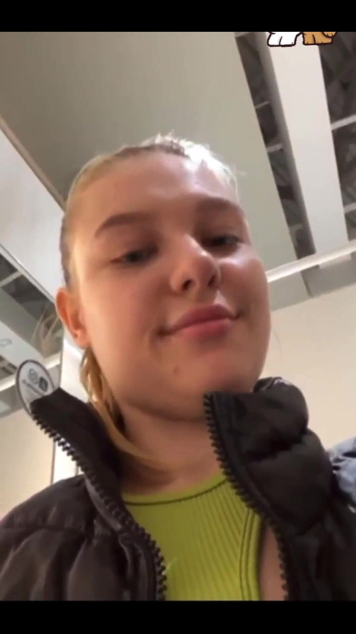 JuiceLussie: Chodzenie z wibratorem w cipce w miejscach publicznych