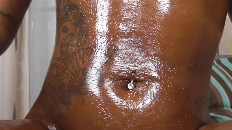 Solo Austria: Ebony oil teasing fetish!