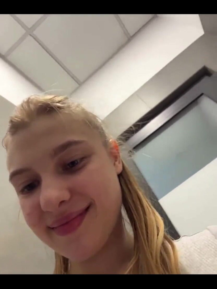 JuiceLussie: Follando en público en el centro comercial