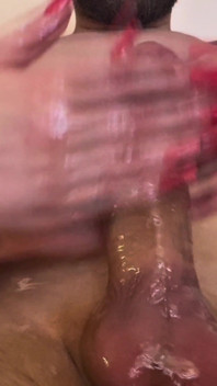 Red Nails ręczna robota sprawia, że BWC spust na jej fałszywe cycki