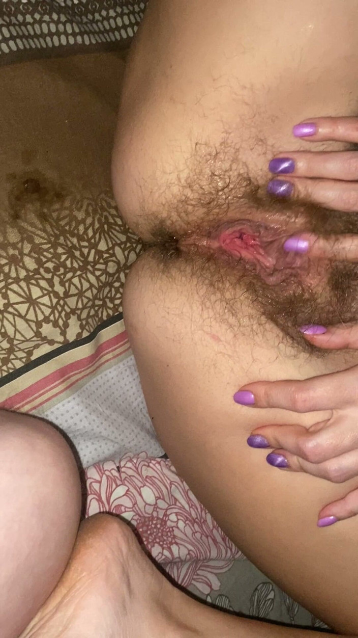 Miodelka: Horizontal View Hairy Pussy Fucking