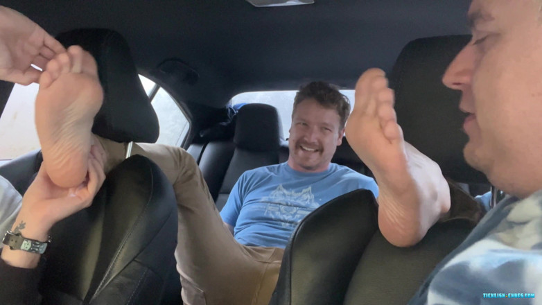 Ticklish Chubs: Snyft Loborud