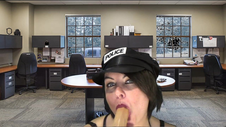 Sexy Milf: Policewoman sucking arrested cock