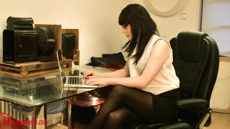 EmmaLeeTV - Nylon Fetish Tranny: Tranny secretary Emma Lee black stockings spreading