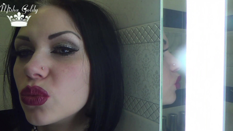 Goddess Misha Goldy: Kiss my huge lips  - and you will be completely mine