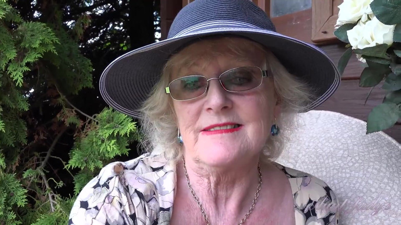 Aunt Judy's: Auntjudys - 66anni GILF matura pelosa signora claire succhia il tuo cazzo...