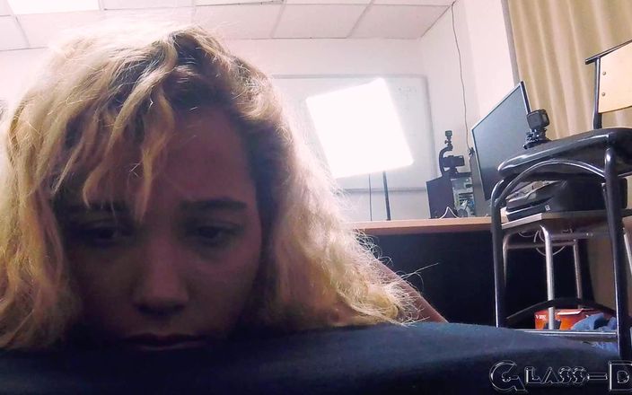 GLASSDP: Dayanra se muestra dolorosa para entrenar su culo por placer