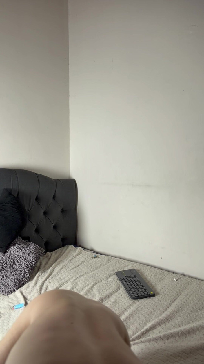Icyhot707: Delicious Guy Jerks Himself to Come.